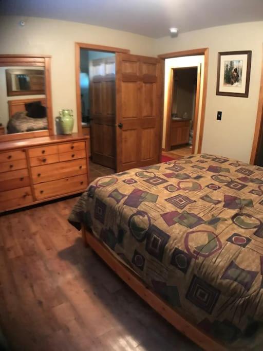 Rustic 2 BR Mountain View-walk to resort view 2