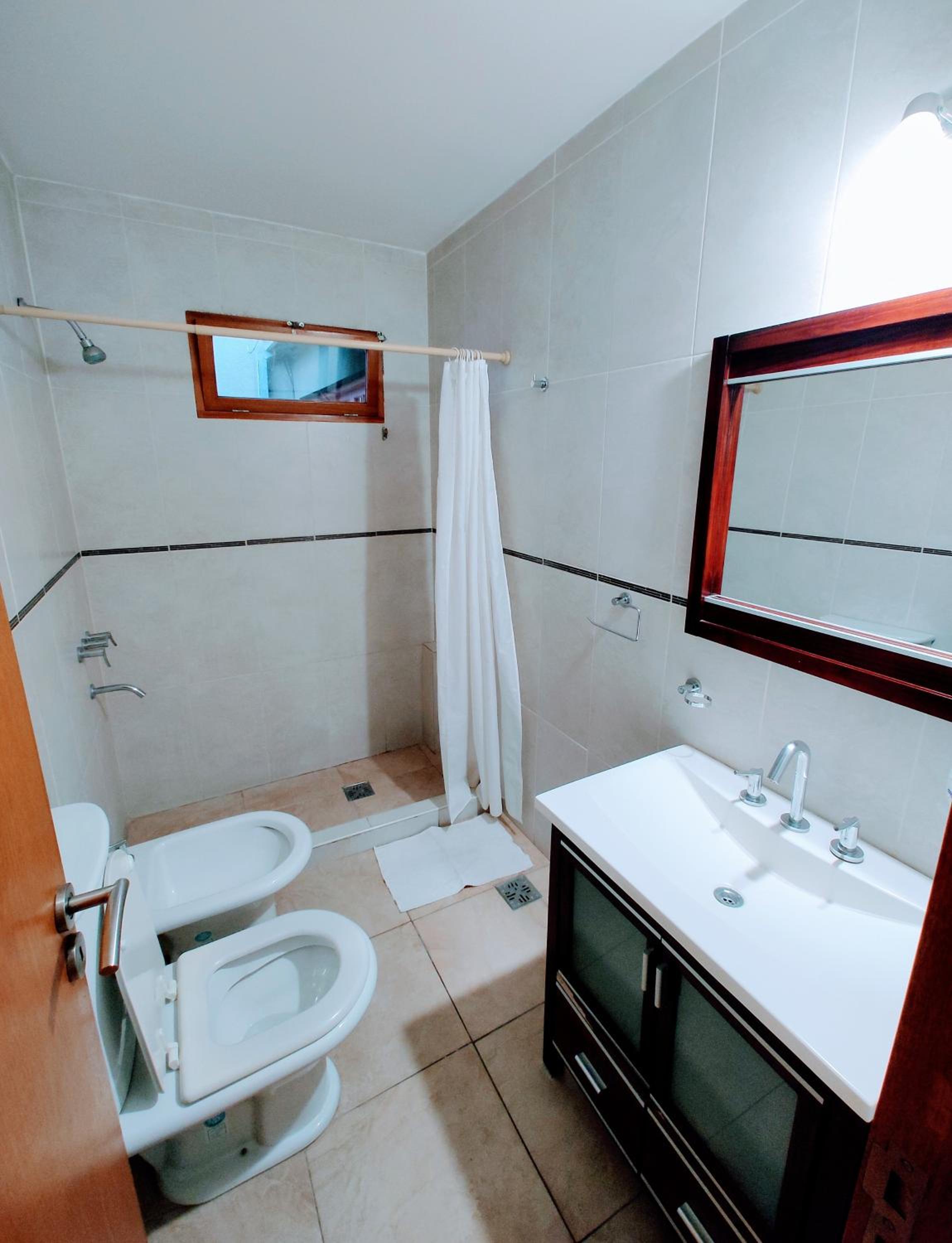 Departamento de categoría ubicado en microcentro para cuatro personas con cochera incluida
