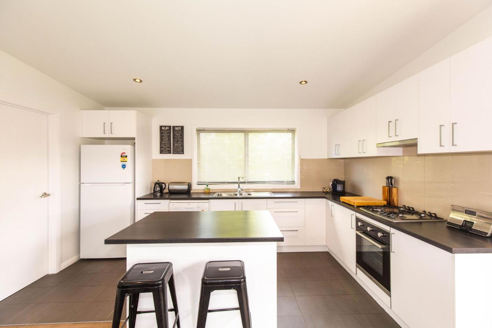 25A Twynam Street
