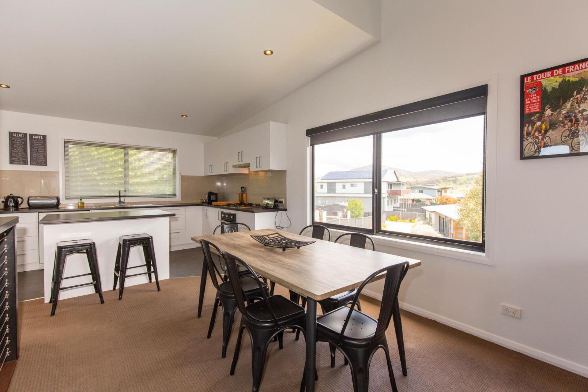 25A Twynam Street