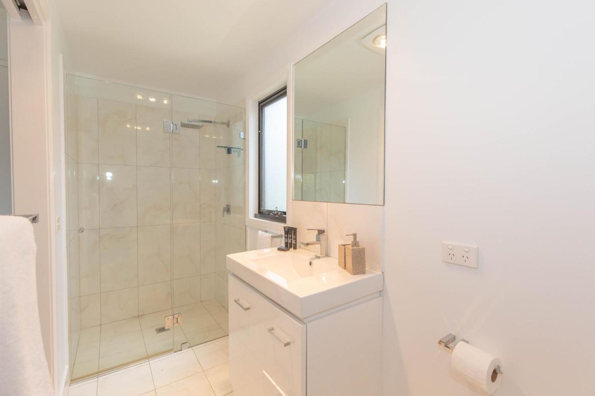 25A Twynam Street