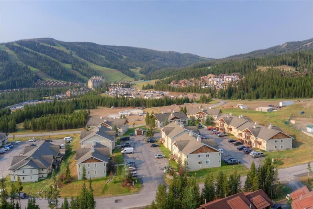 Cozy 2 BR Mountain View - walk to resort