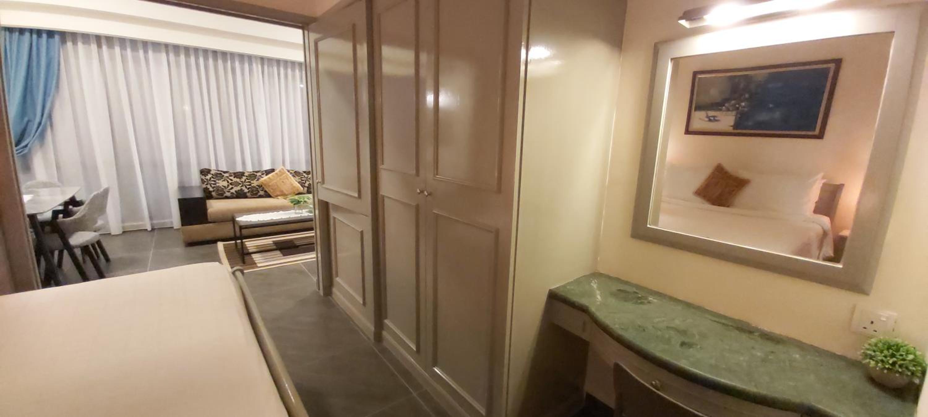 Rihanna service suite at times square