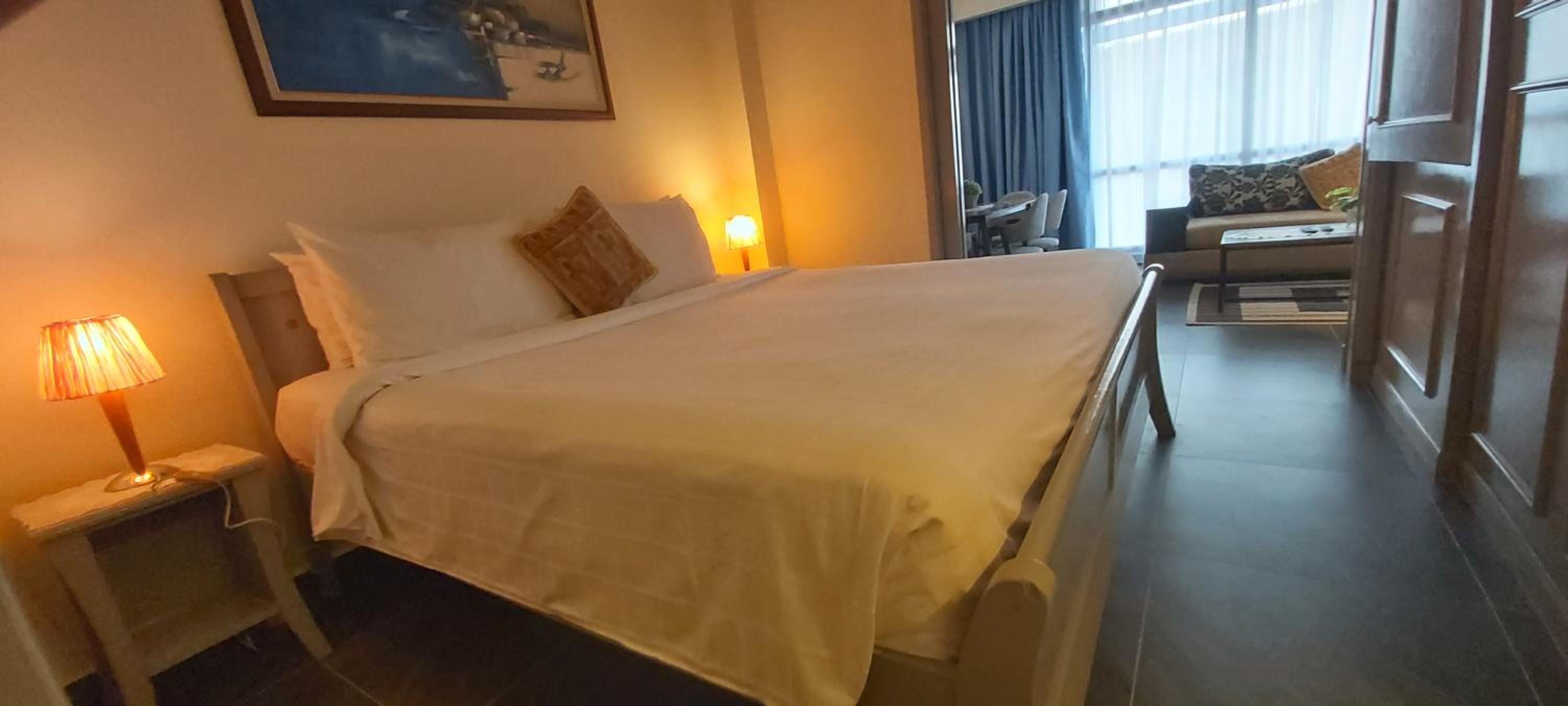 Rihanna service suite at times square