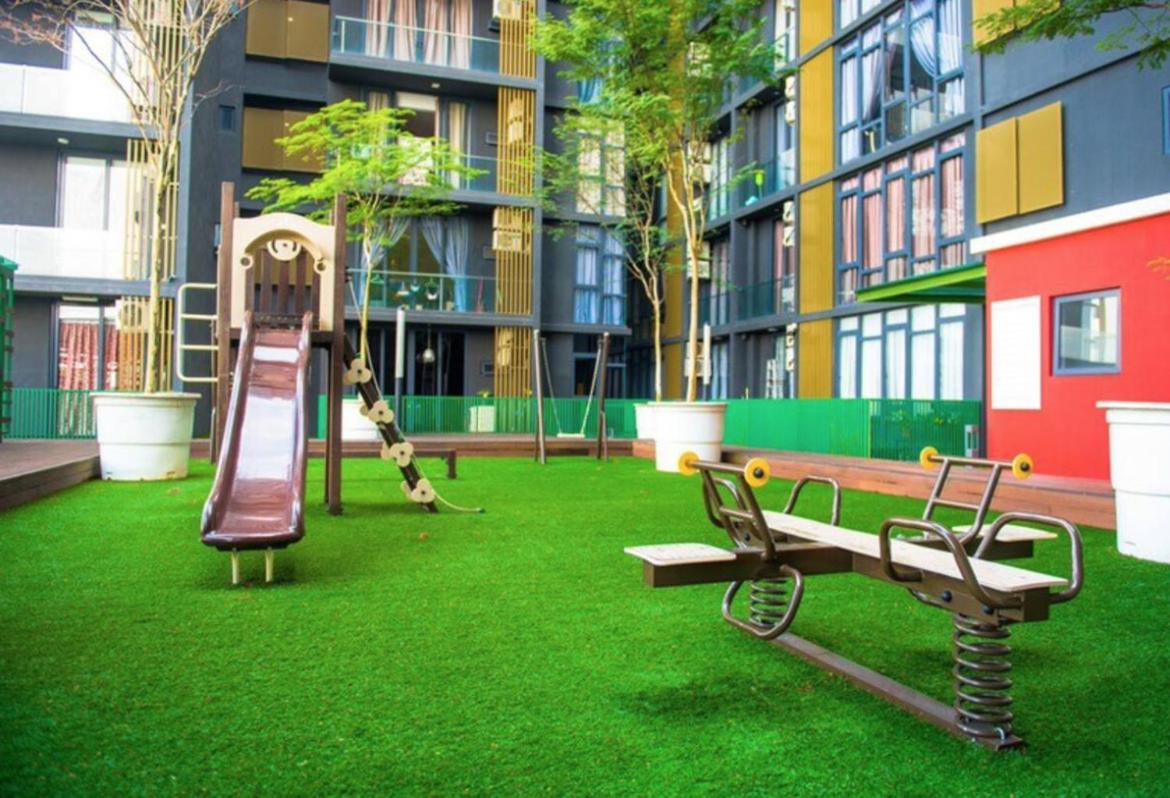 Cube 8 Teens Taman Mount Austin Apartment by UHA
