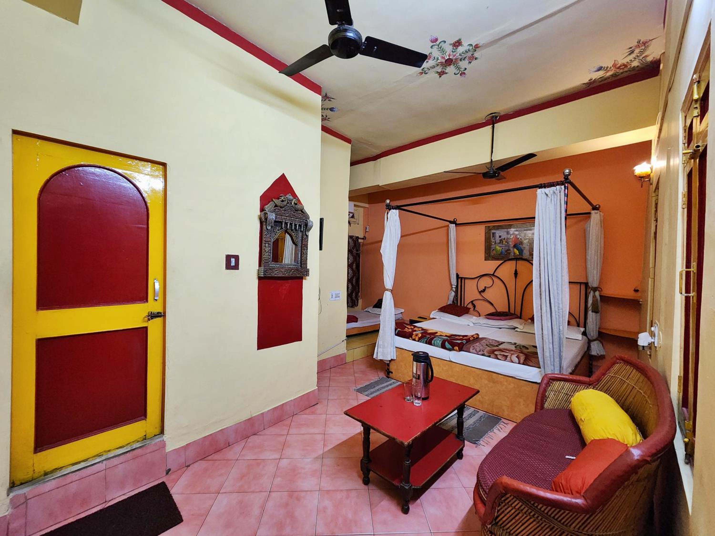 Govind Hotel