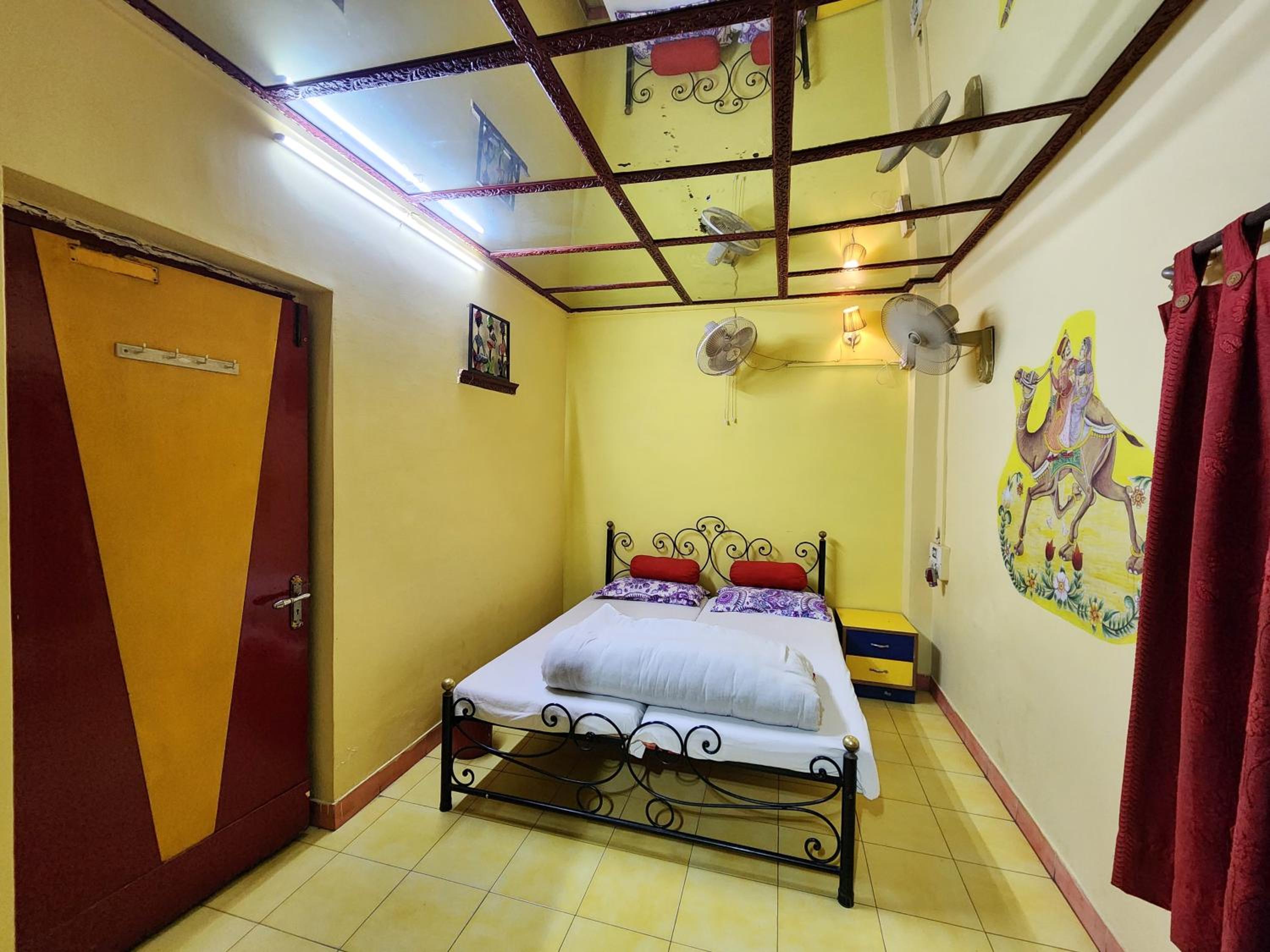 Govind Hotel