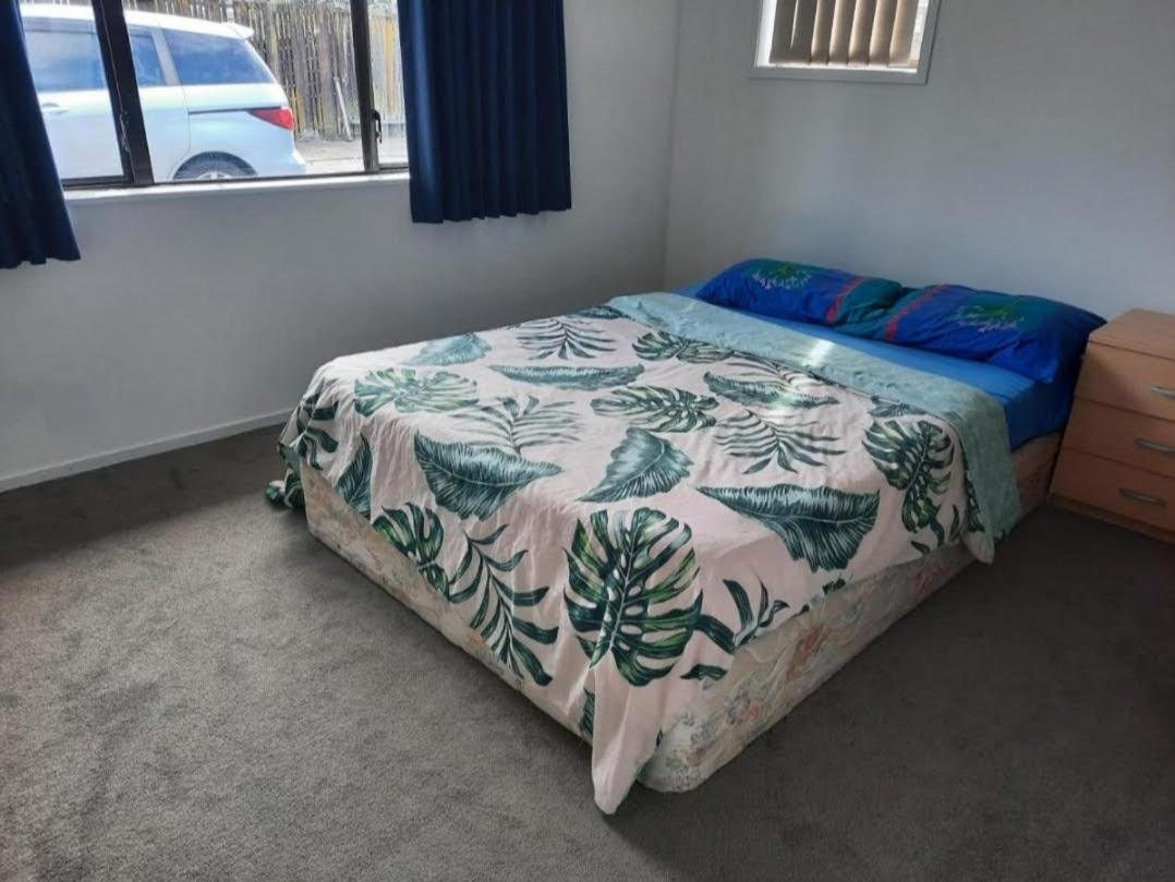 Papamoa Backpack House view 5