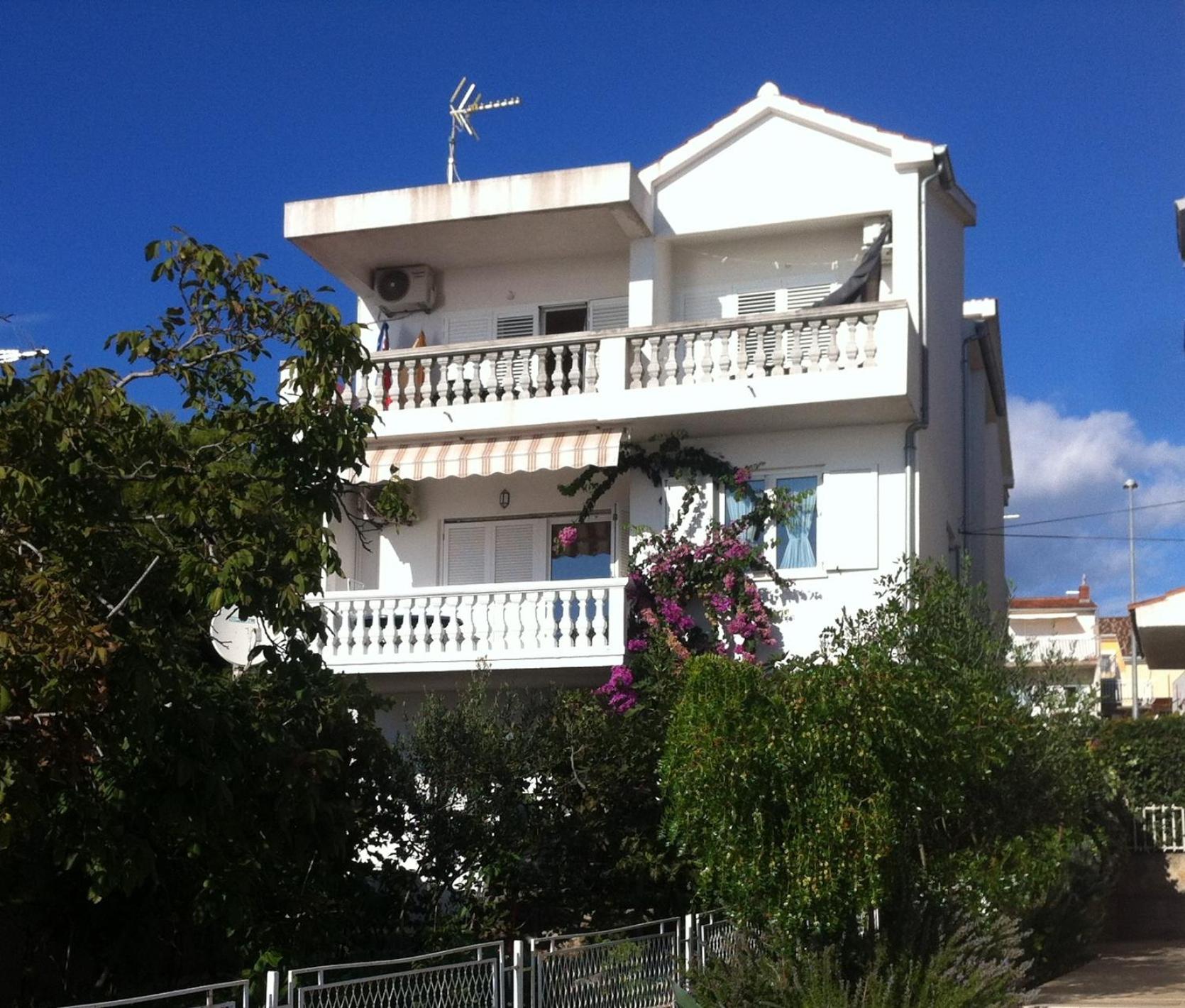 Photo 7