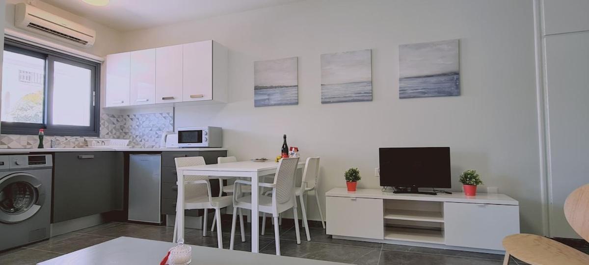 STAY Nissi Twins Apts