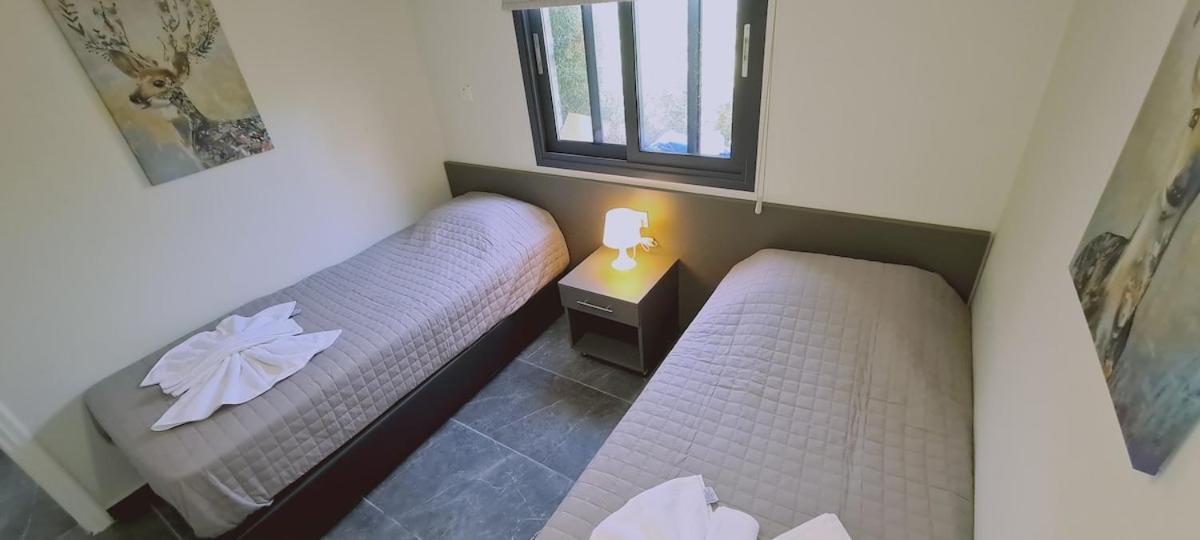 STAY Nissi Twins Apts