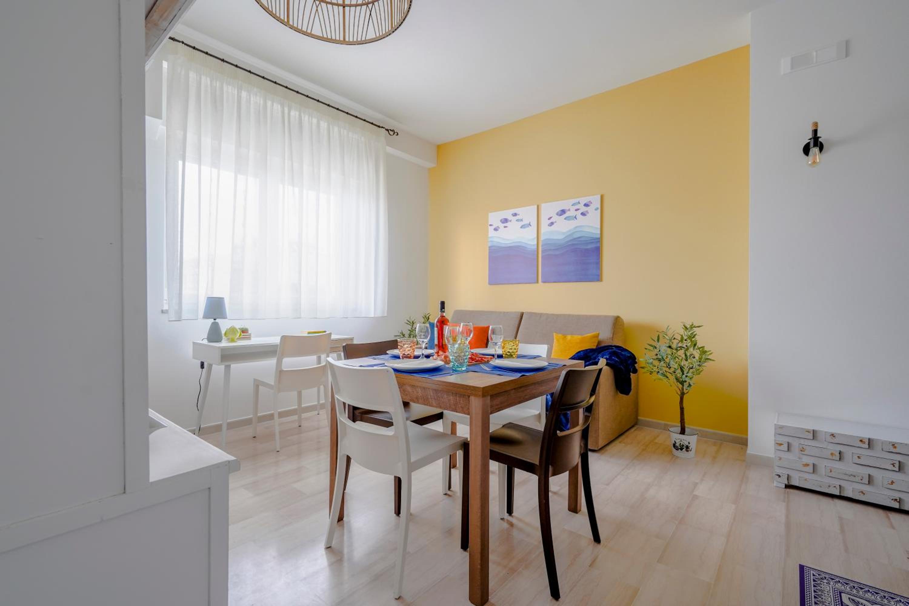 Mediterranea Apartment- CENTRAL STATION - FREE WIFI&NETFLIX view 5