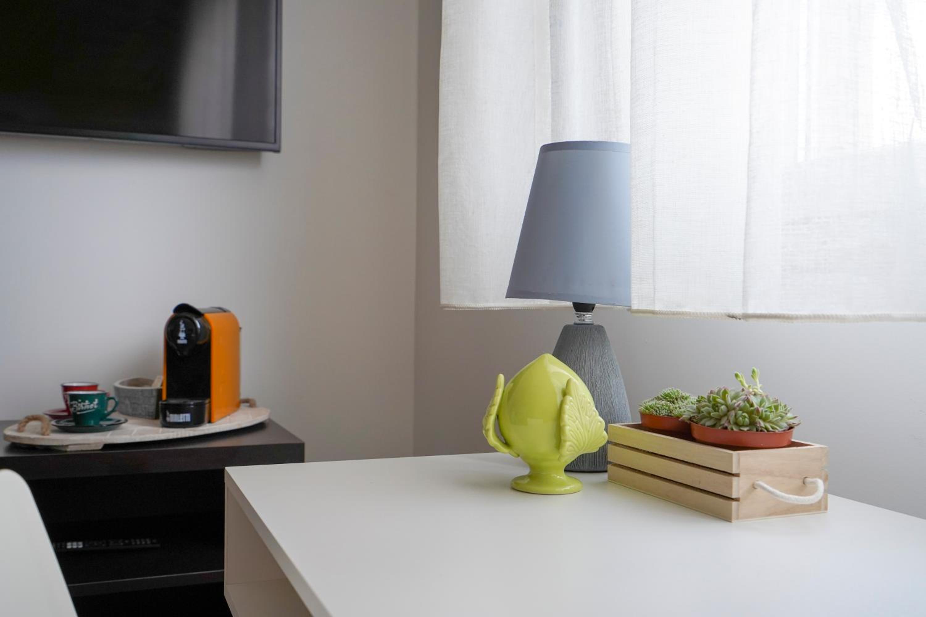 Mediterranea Apartment- CENTRAL STATION - FREE WIFI&NETFLIX view 2