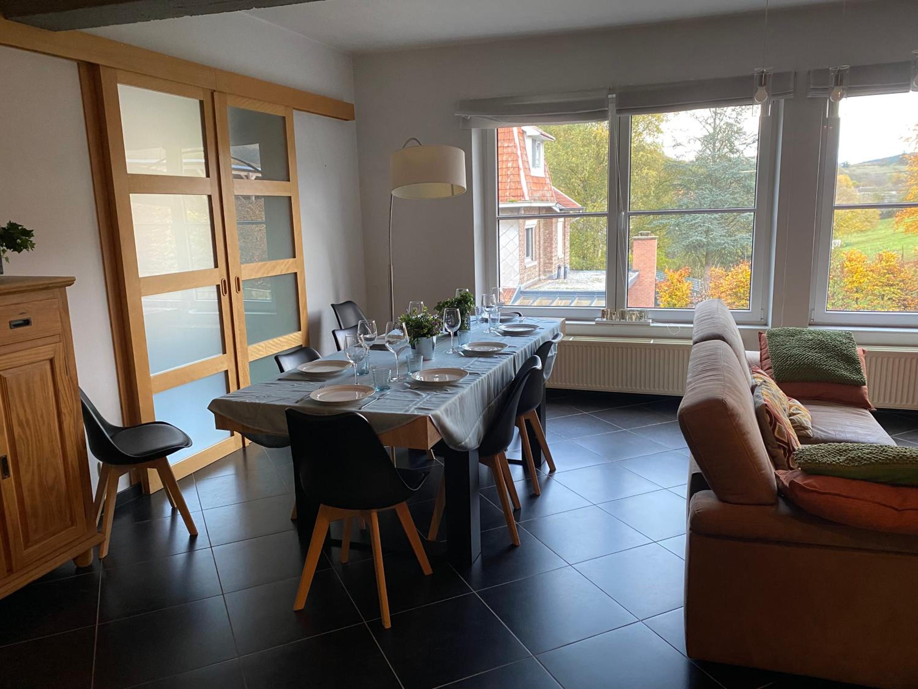 Loft spacieux dans une ancienne beurrerie avec parking gratuit