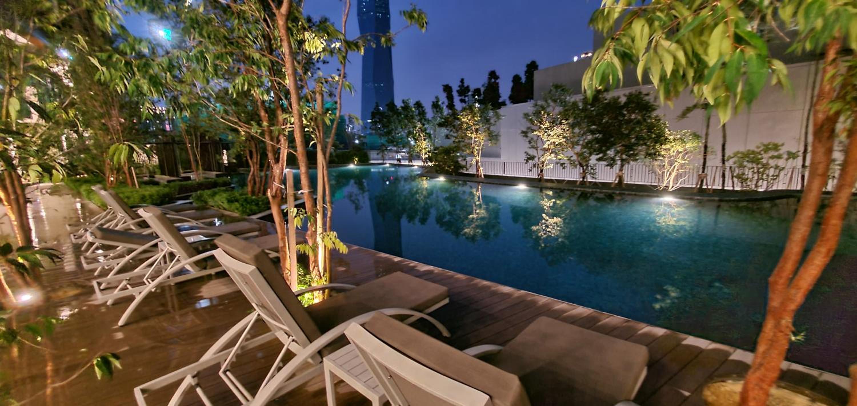 Lucentia Lalaport BBCC, Stuning Infinity Pool