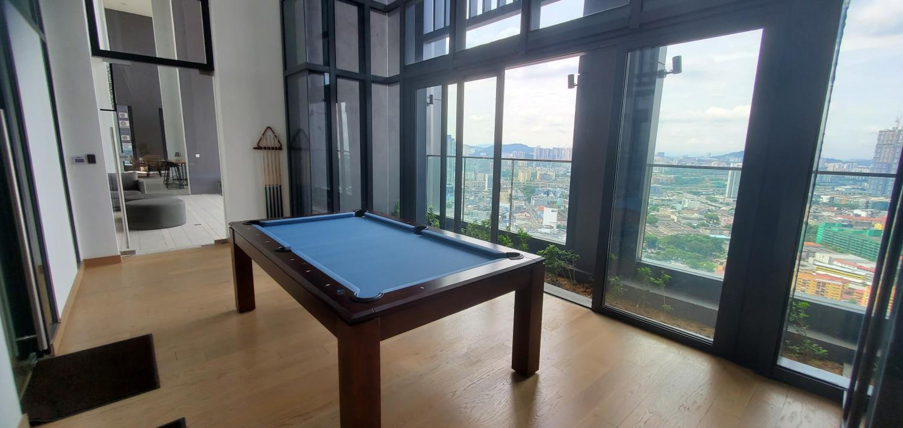 Lucentia Lalaport BBCC, Stuning Infinity Pool