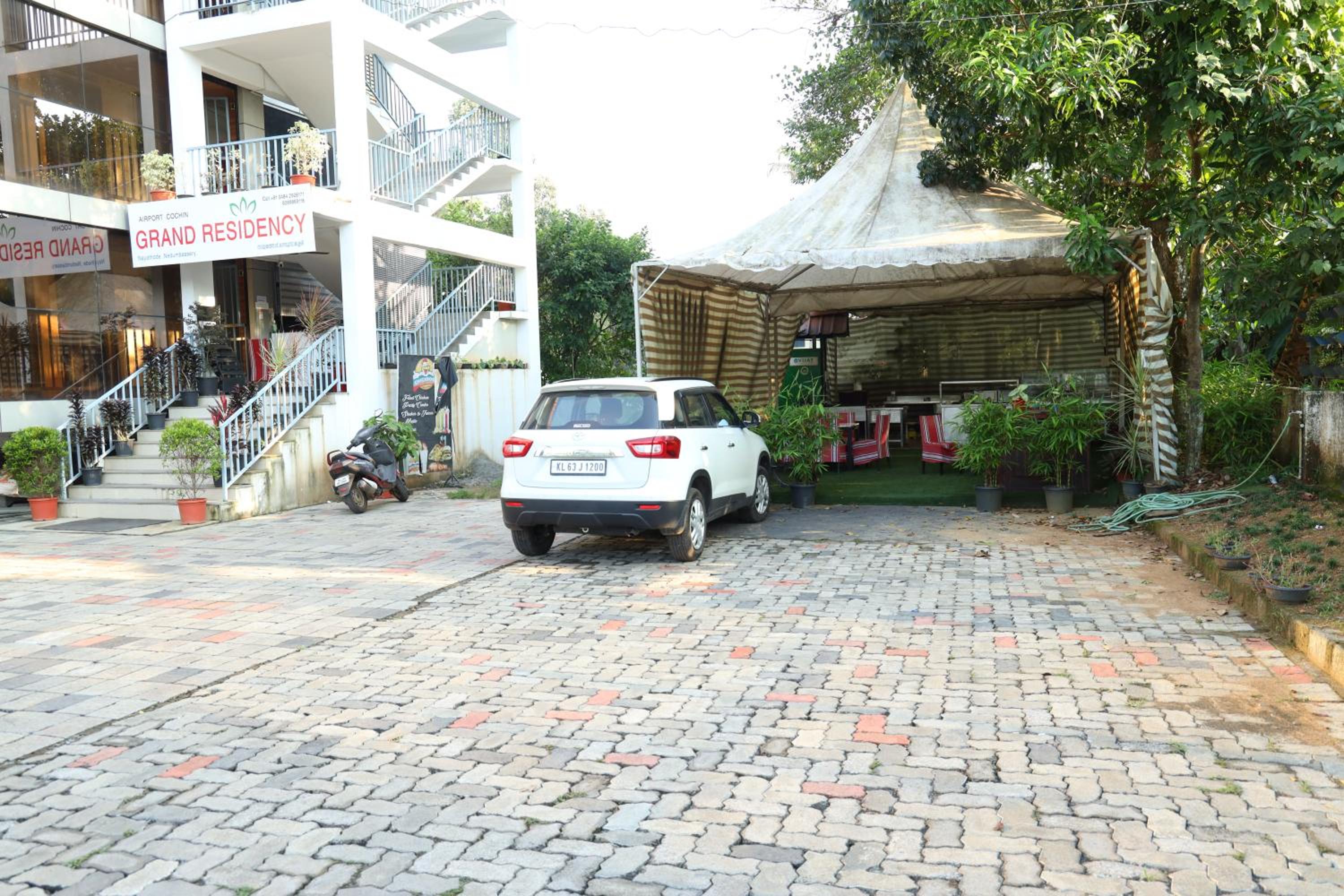 Photo 12