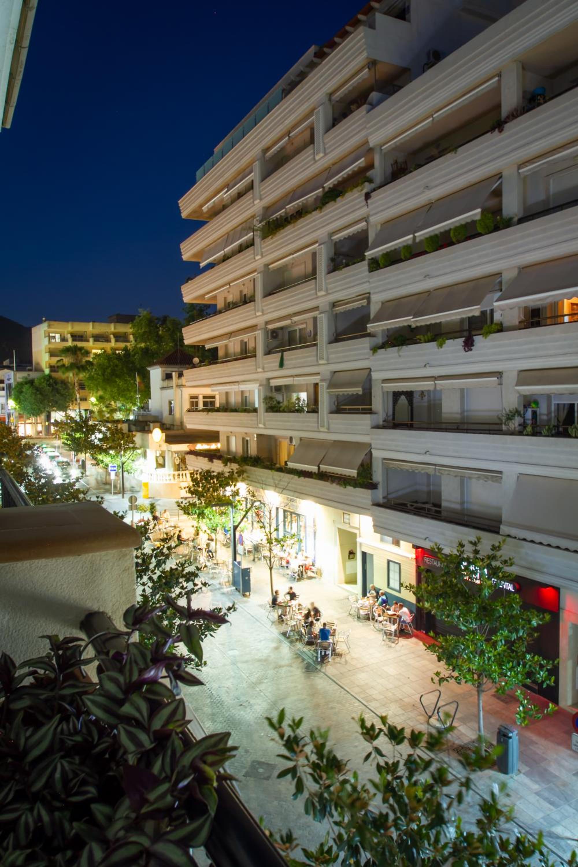 MARBELLA BANUS SUITES - Marbella Centro Edificio Doña Inés Suite Apartment