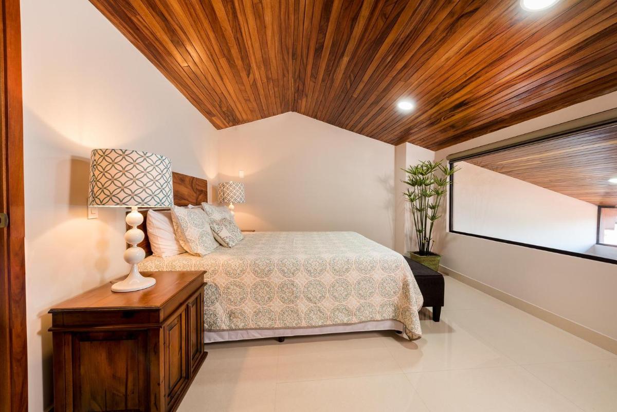 Flamingo Marina Cove 617- Oceanfront 3 Bedroom Condo