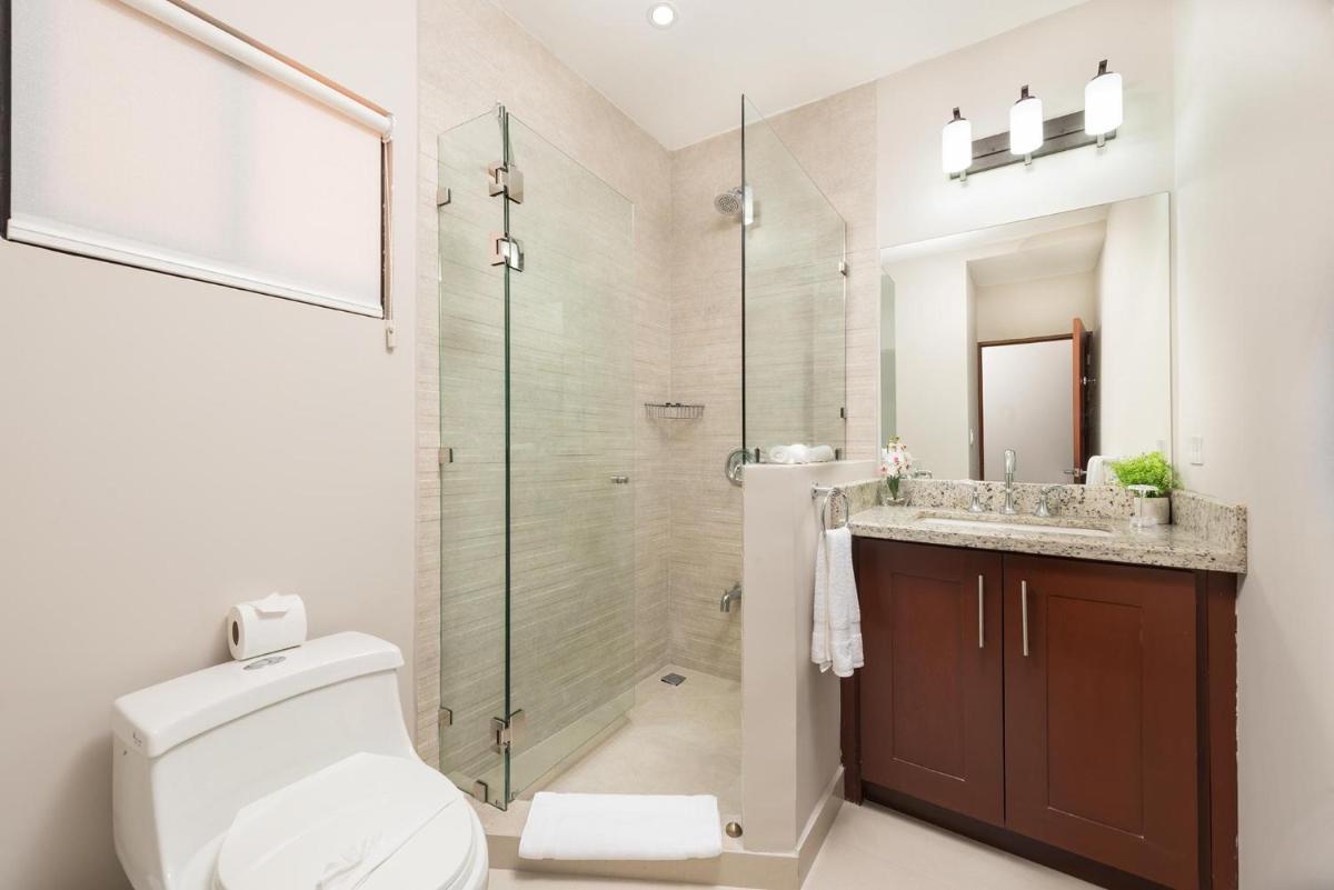 Flamingo Marina Cove 617- Oceanfront 3 Bedroom Condo