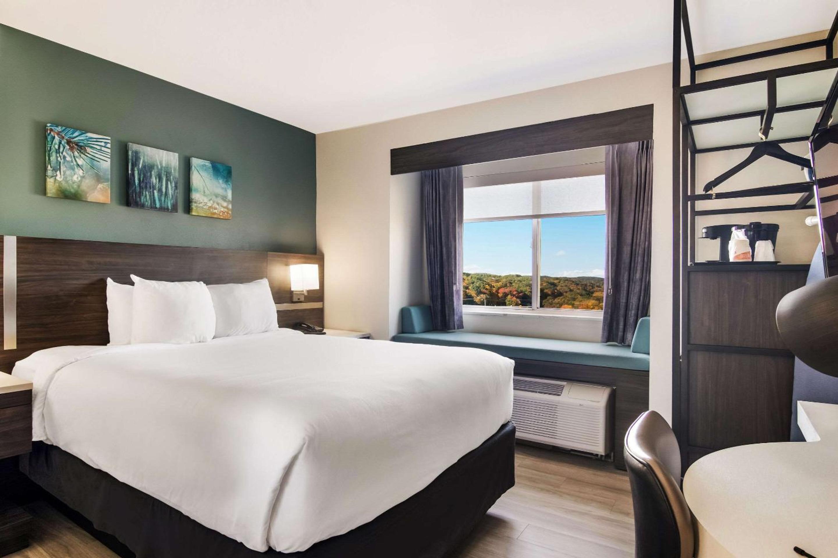 Sleep Inn  Suites Clarion, PA near I-80 - Property Image 25