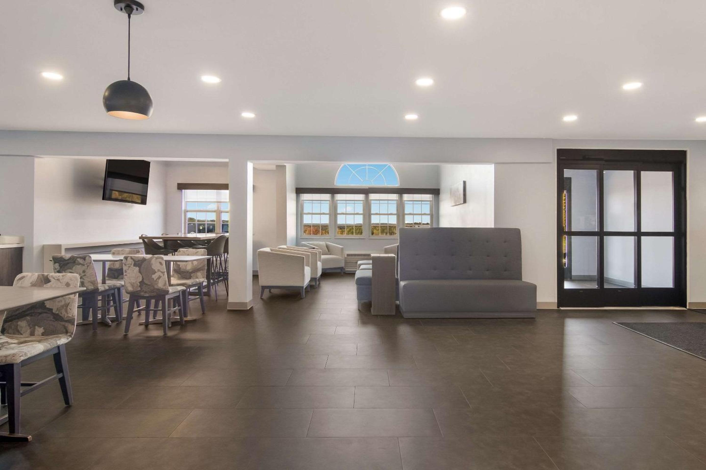 Sleep Inn  Suites Clarion, PA near I-80 - Property Image 6