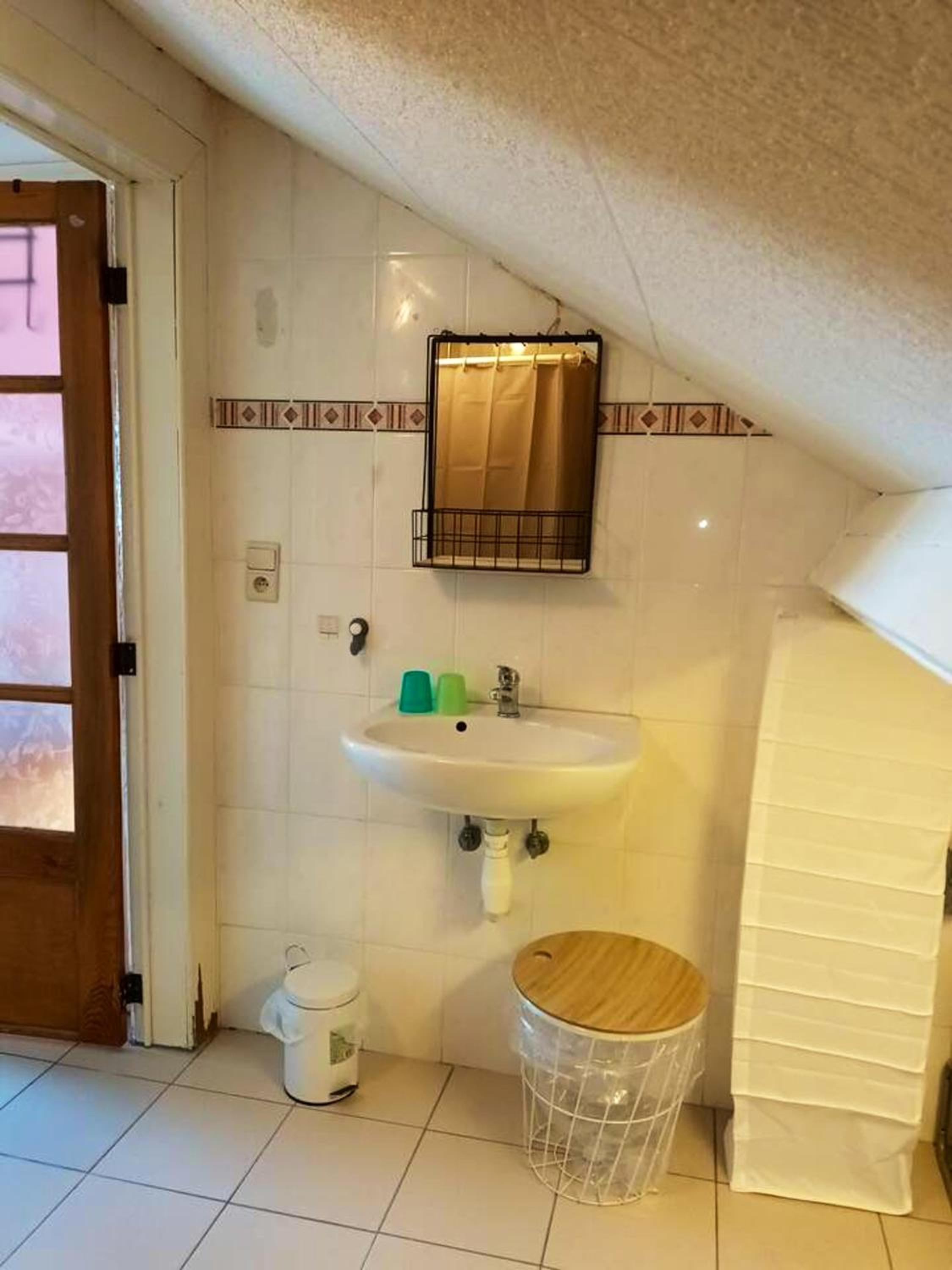 Modern studio in Saint-Nicolas, 35m², city view, parking