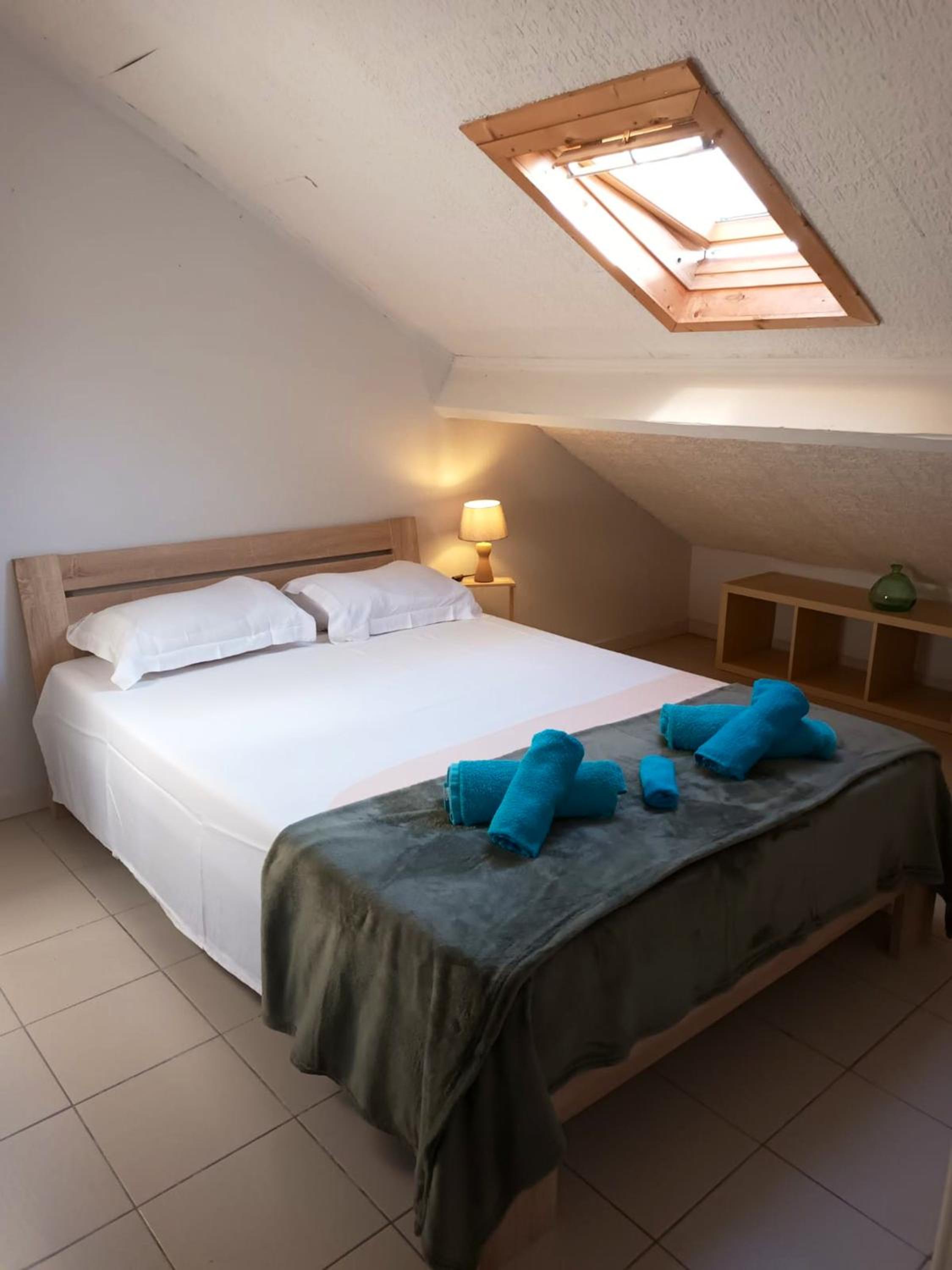Modern studio in Saint-Nicolas, 35m², city view, parking