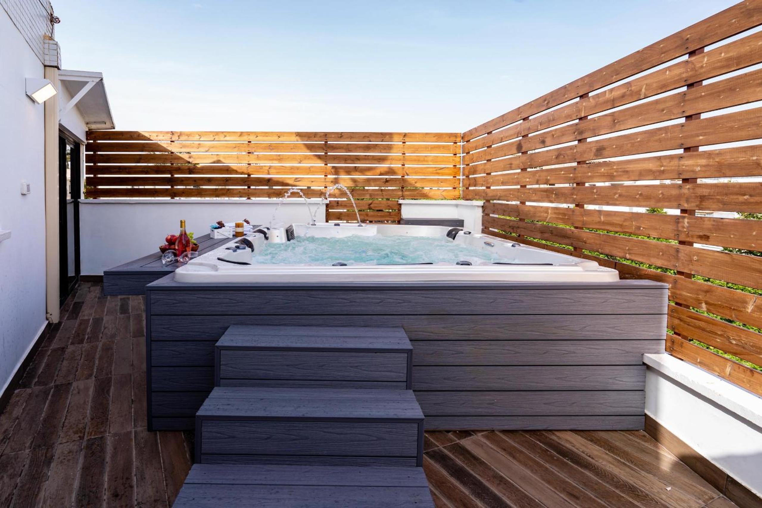 New Duplex 3 Bedroom with Jacuzzi view 2