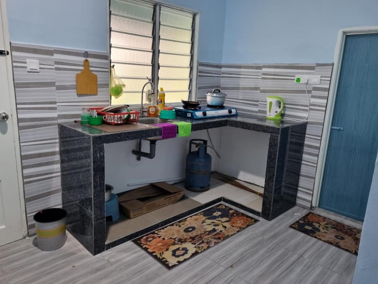 Rafi homestay chenderong balai