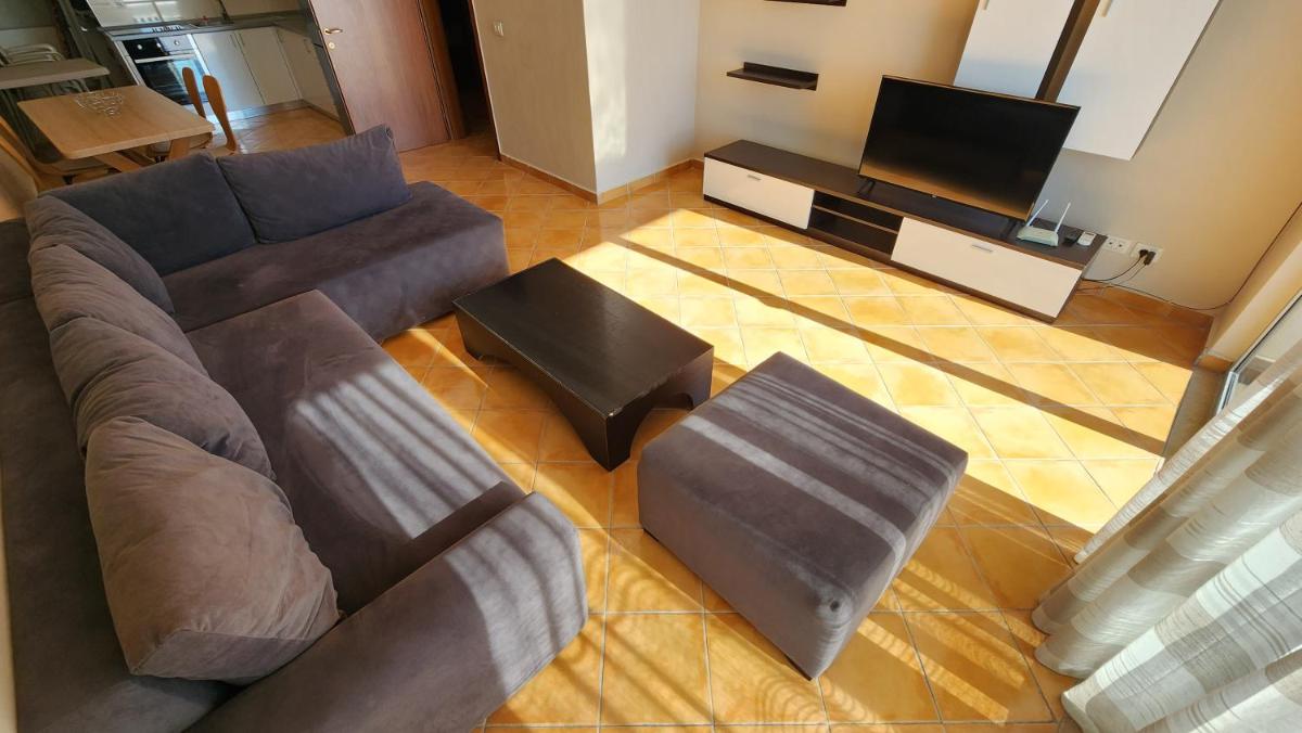 Spacious Sea View Apartment