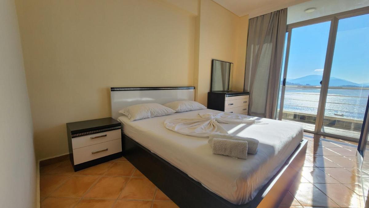 Spacious Sea View Apartment