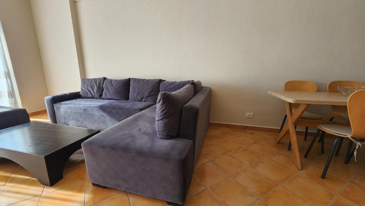 Spacious Sea View Apartment