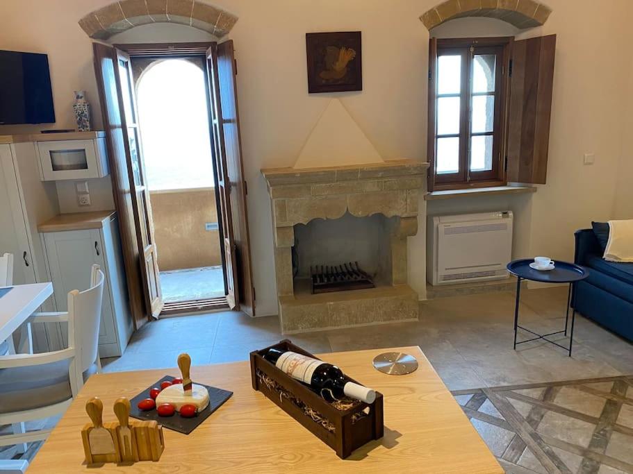 MONOVASIA SUITES Anopolis