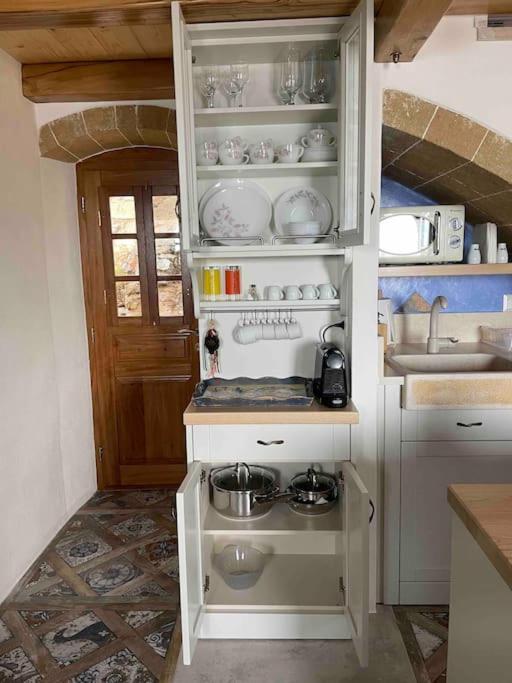 MONOVASIA SUITES Anopolis