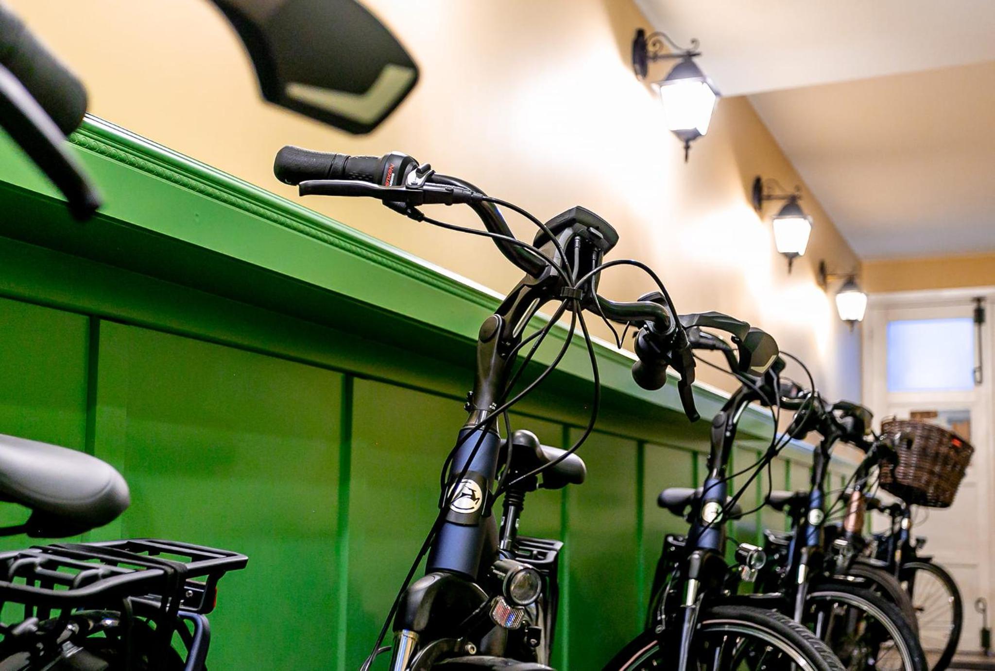 The Newport Lodge included 3h PRIVATE indoor welnes & use e-bikes