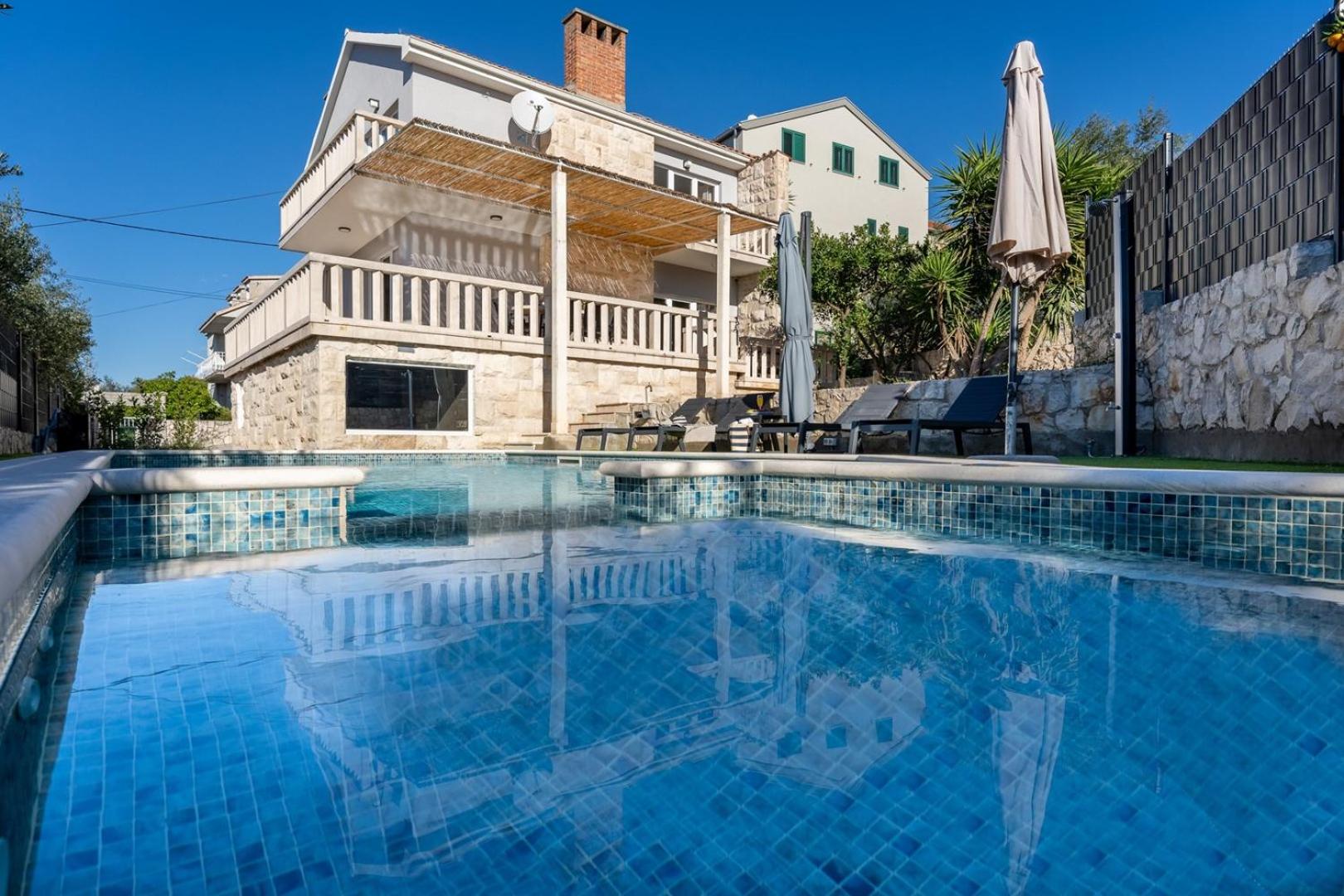 Villa Moreta with heated pool, Sauna, Hot-tub view 4