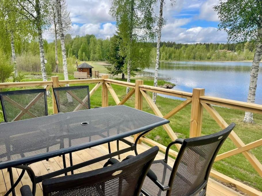 Mysig stuga med sjötomt, nära Järvsöbacken view 4