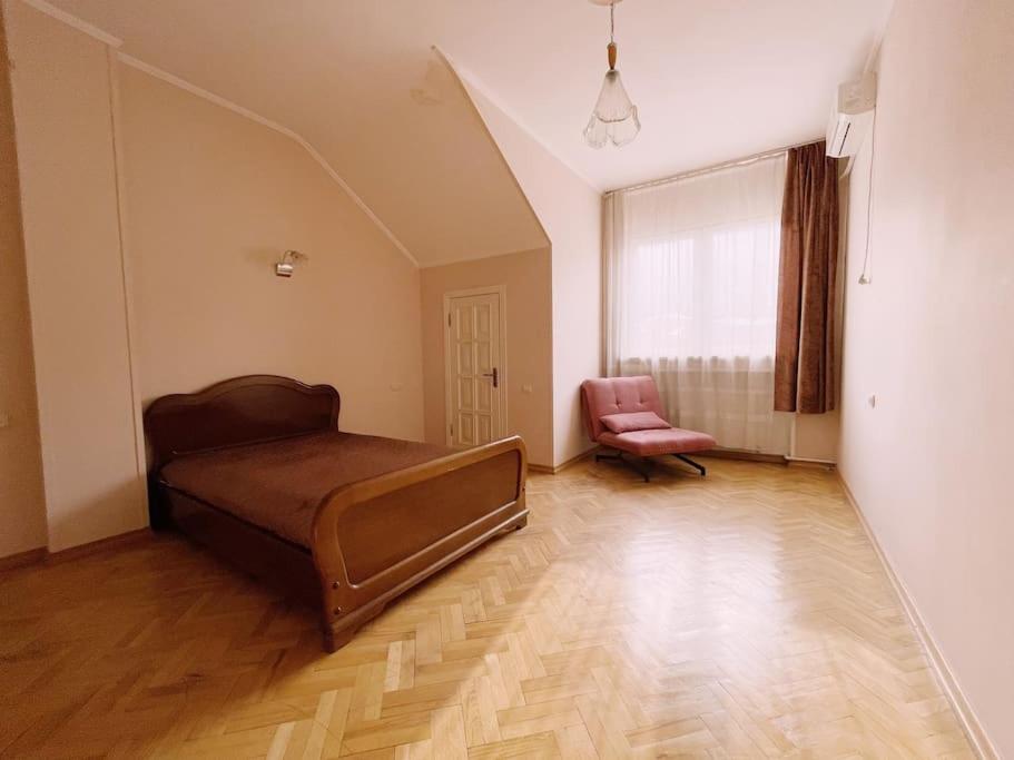 Аппартамент Мтацминда view 3