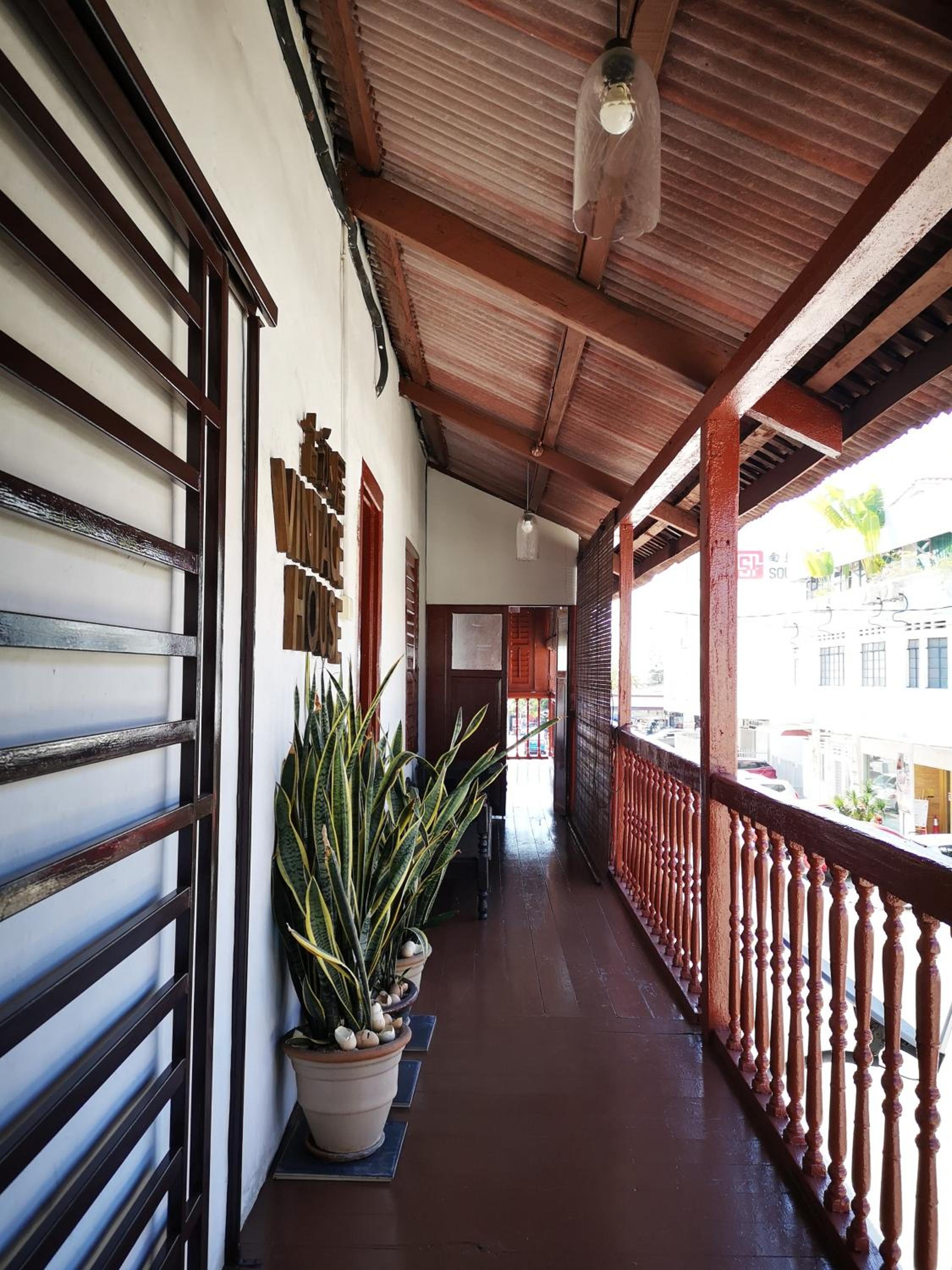 Vintage House photo 3