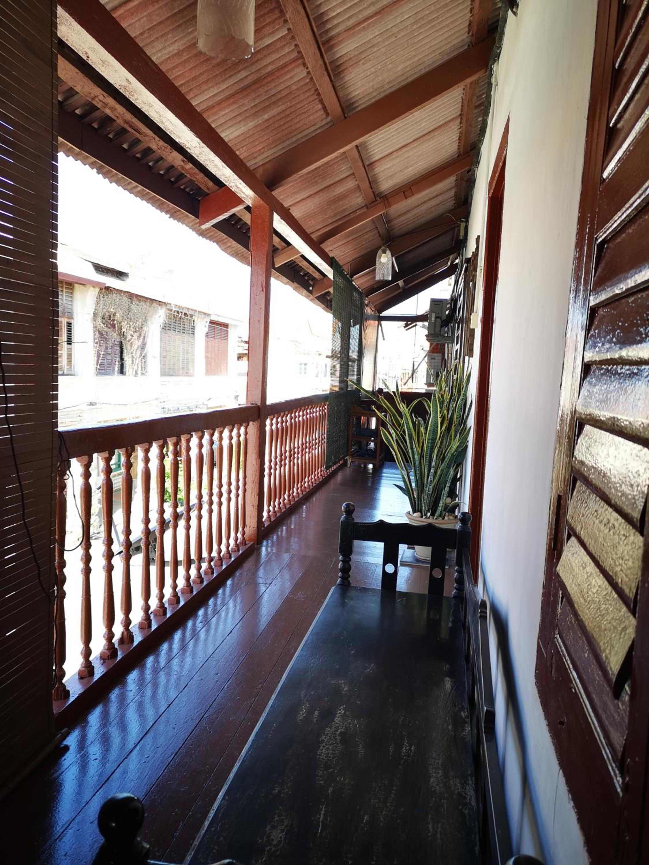 Vintage House photo 2