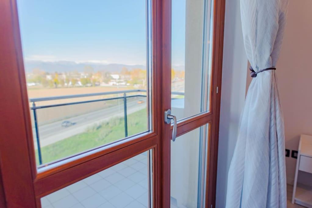 Hotel Appartamento Comodo A Mirafiori - Santorelli Home