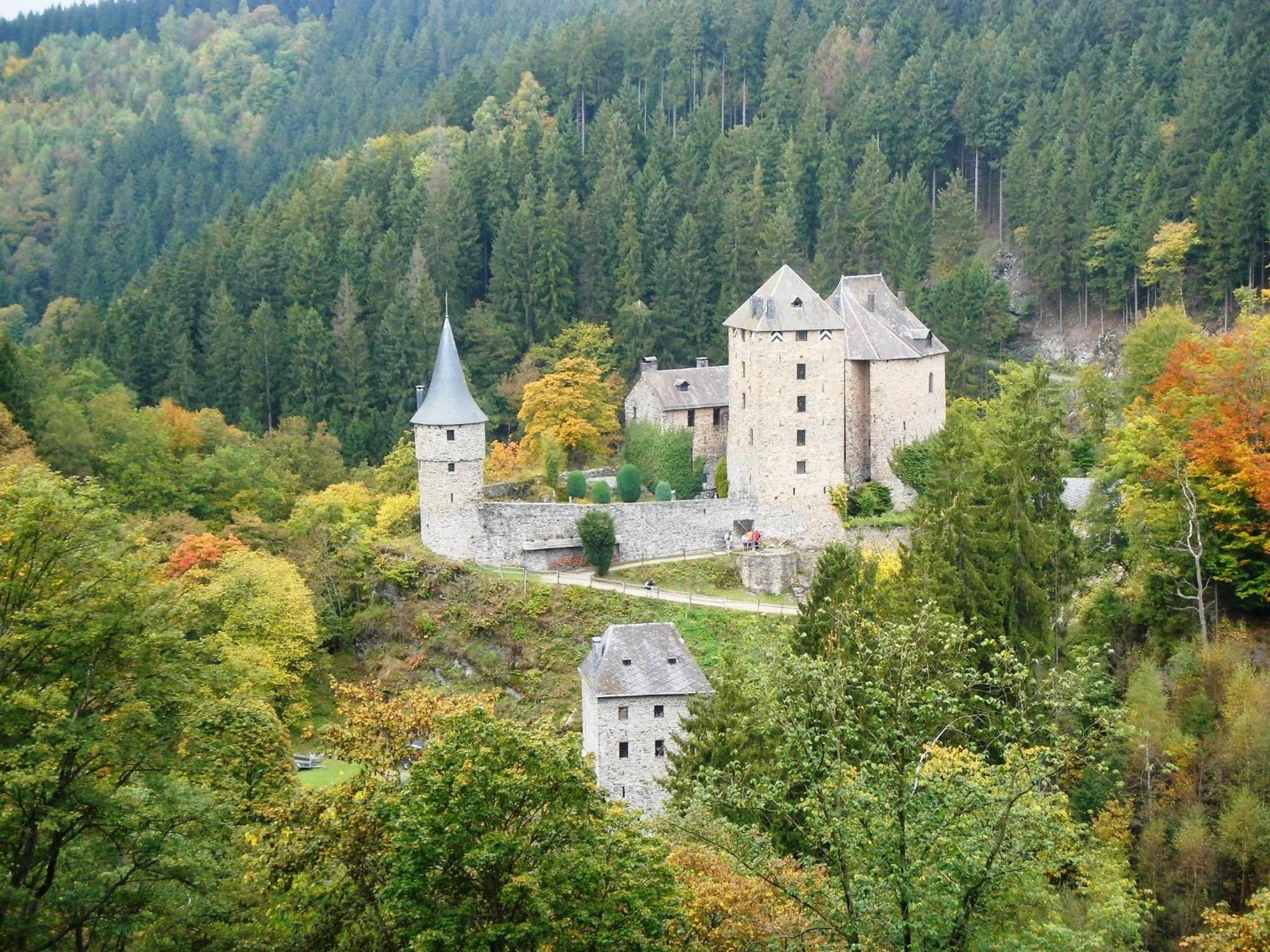 # A Mont Nos'Hôtes