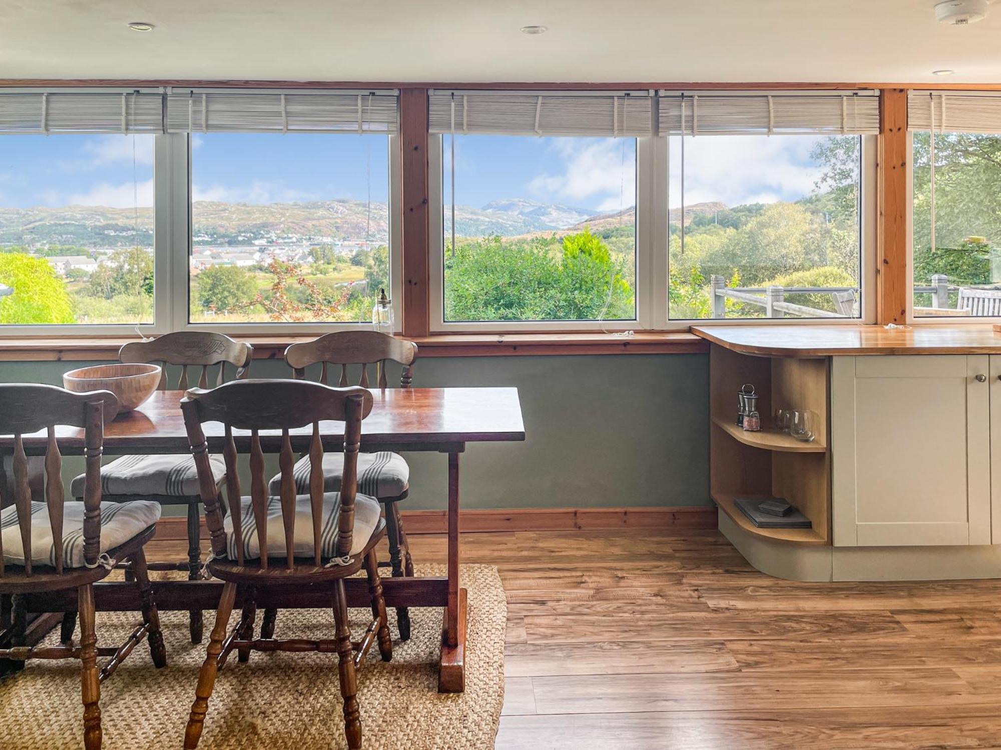 Old Kyle Farm - Stunning Views - 2 mins from Skye Bridge view 2