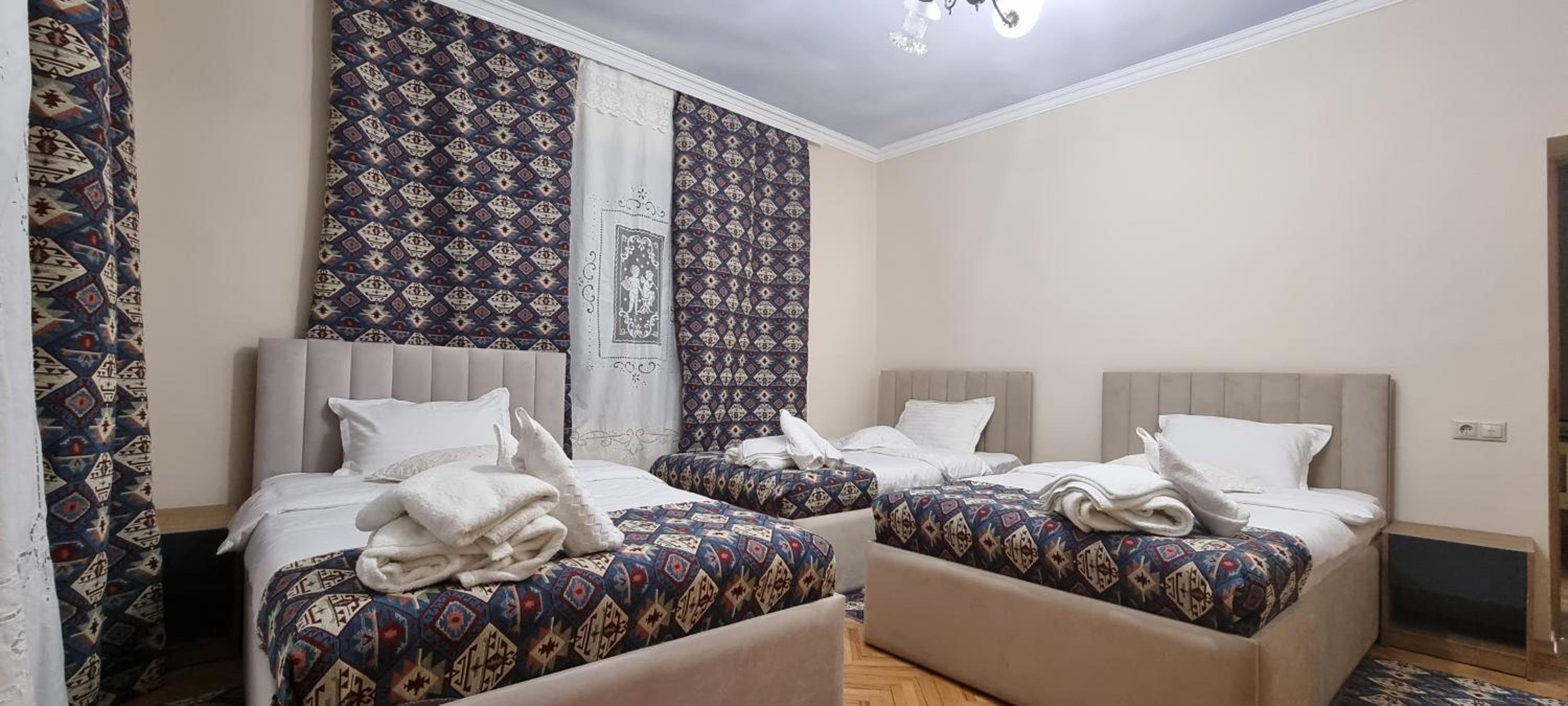 Amrots Deghceni - Boutique Castle Stay