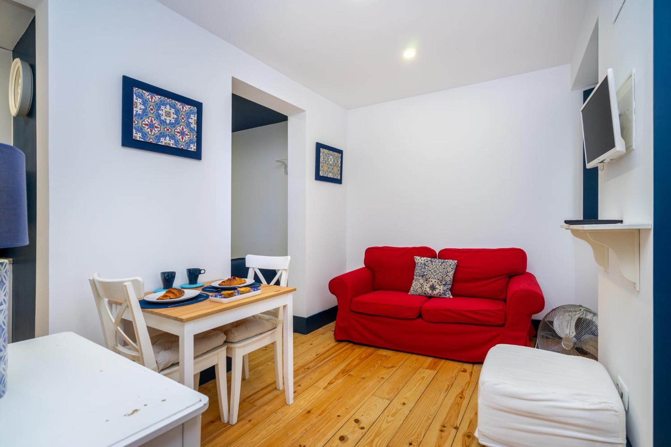 WHome Central Minimalist 1-Bed Great to Explore Lisbon view 2