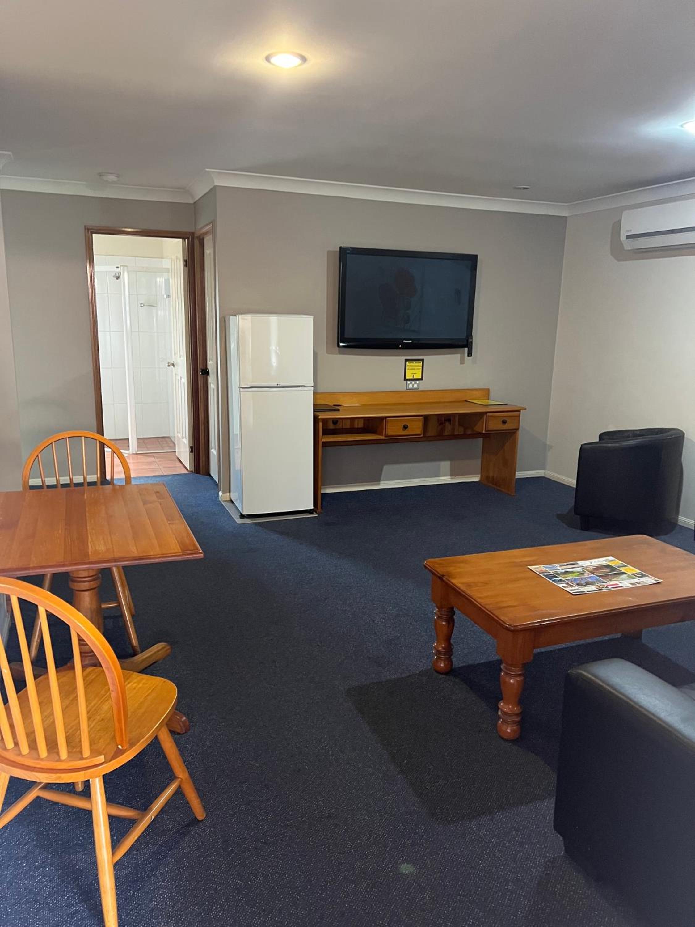 Asters On James Motor Inn