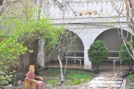 Classic Apartment on Kievyan