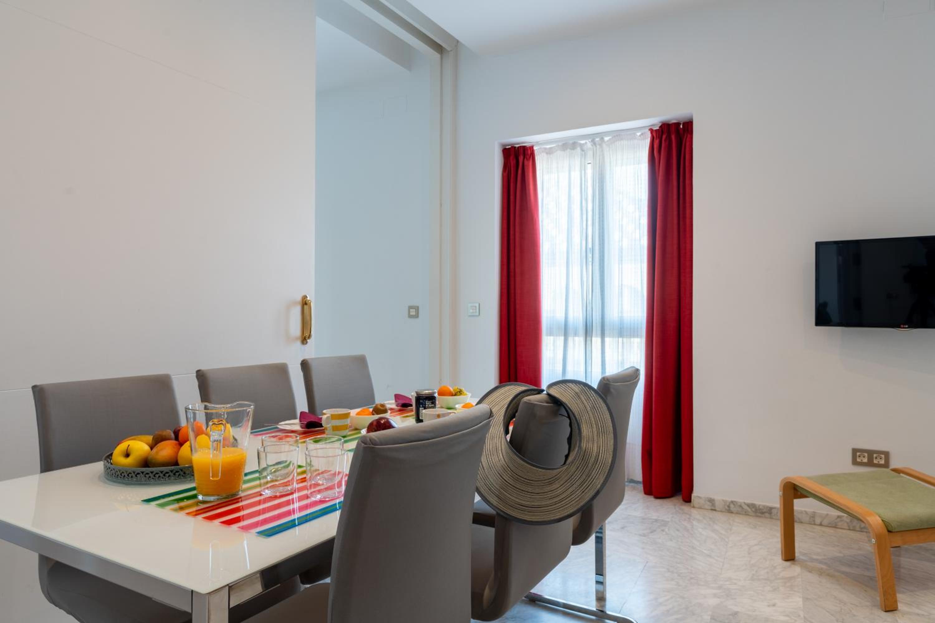 Sevilla Central Suites Apartamentos Puerta Jerez view 5