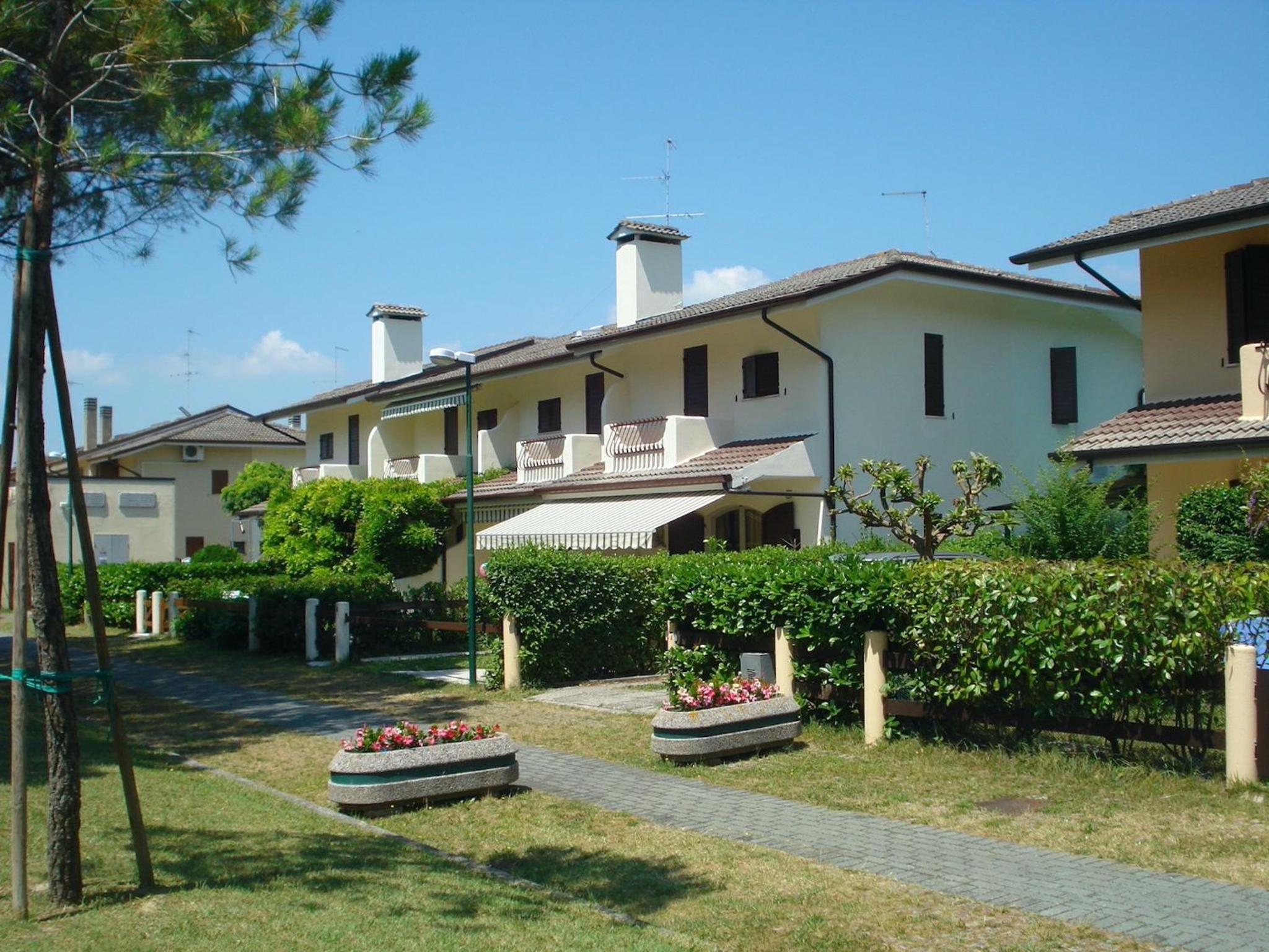 Holiday home with garden and shared pool